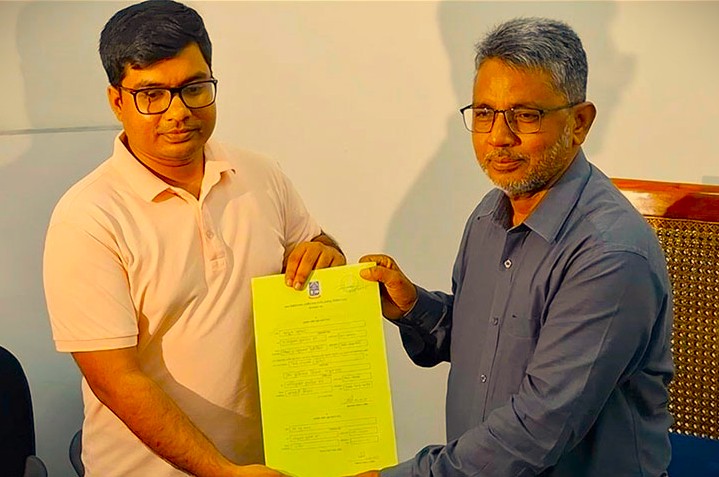 ভিপি পদে সাবেক ছাত্রলীগ নেতা জুলিয়াস সিজারের মনোনয়ন জমা